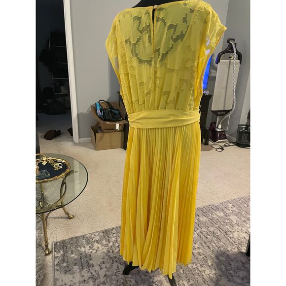 Lane Bryant Yellow Pleated Maxi Dress 18/20 Tie Waist Cap Sleeve Plus Size - Picture 5 of 7